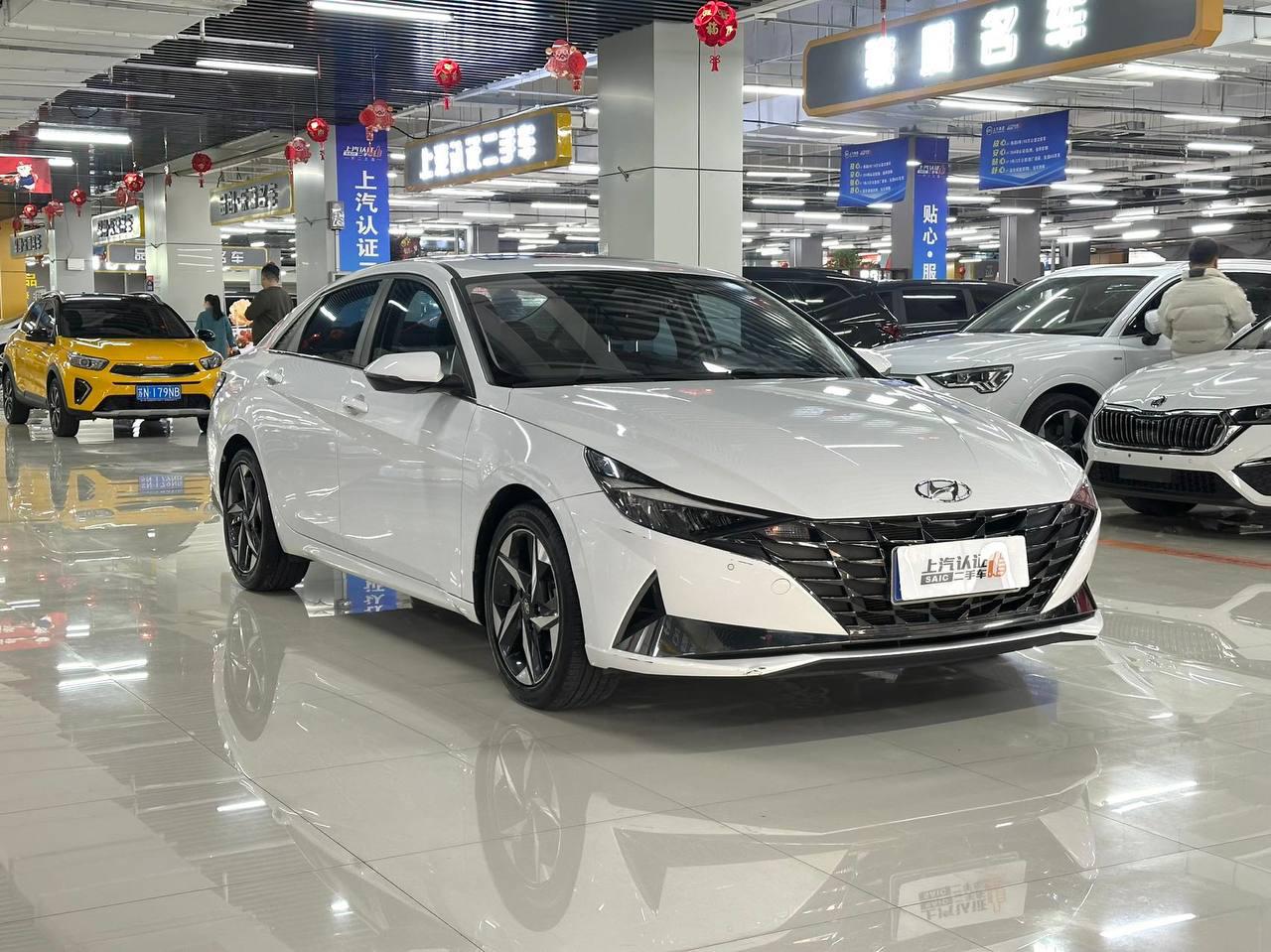 Hyundai ELANTRA 2