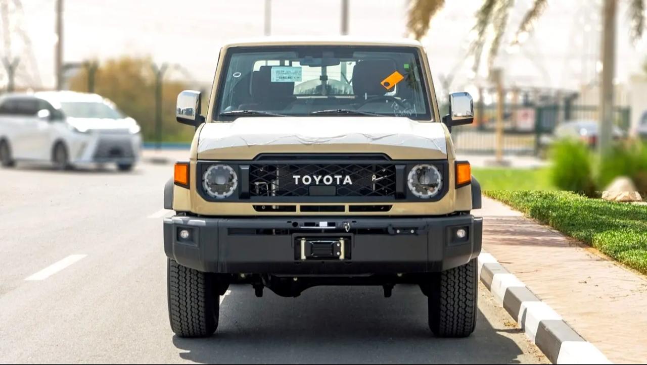 Toyota LAND CRUISER 3