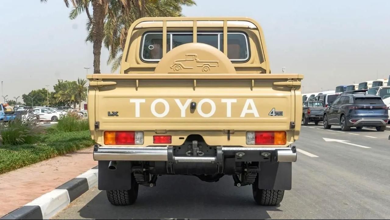 Toyota LAND CRUISER 4