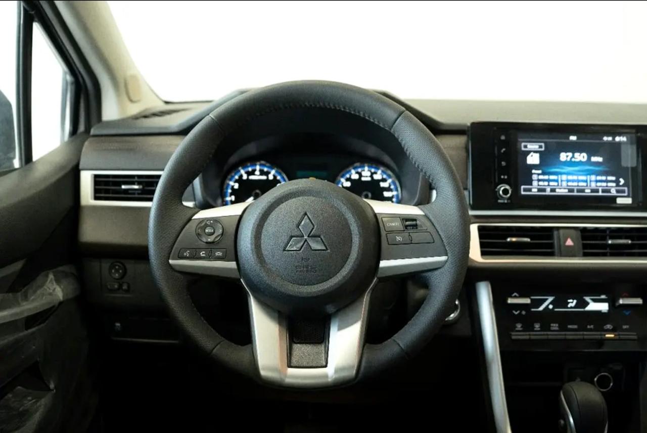 Mitsubishi XPANDER 6