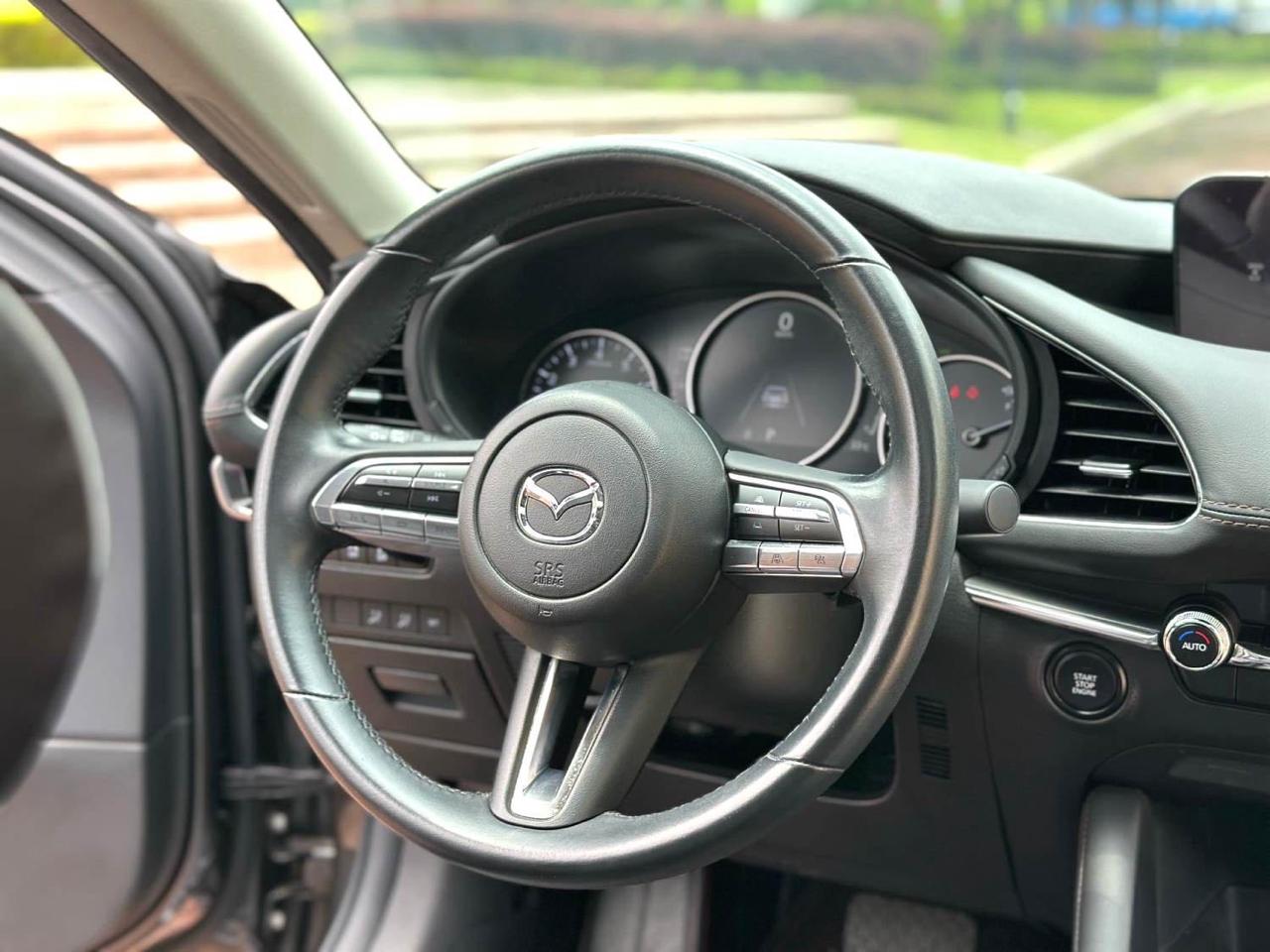 Mazda 3 Axela 4
