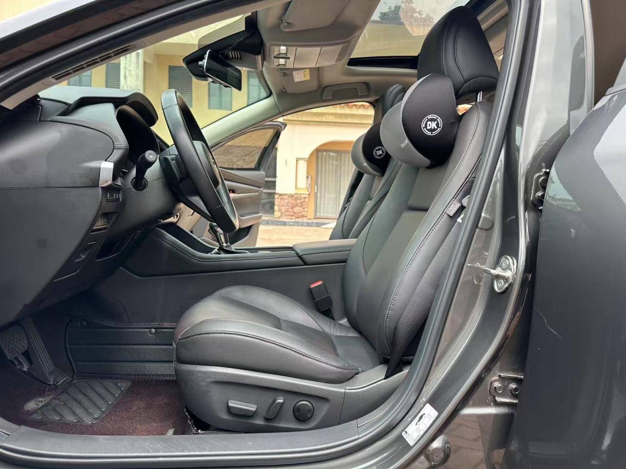 Mazda 3 Axela 6