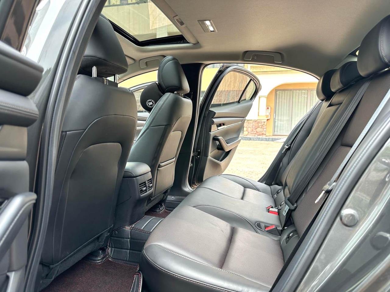 Mazda 3 Axela 7