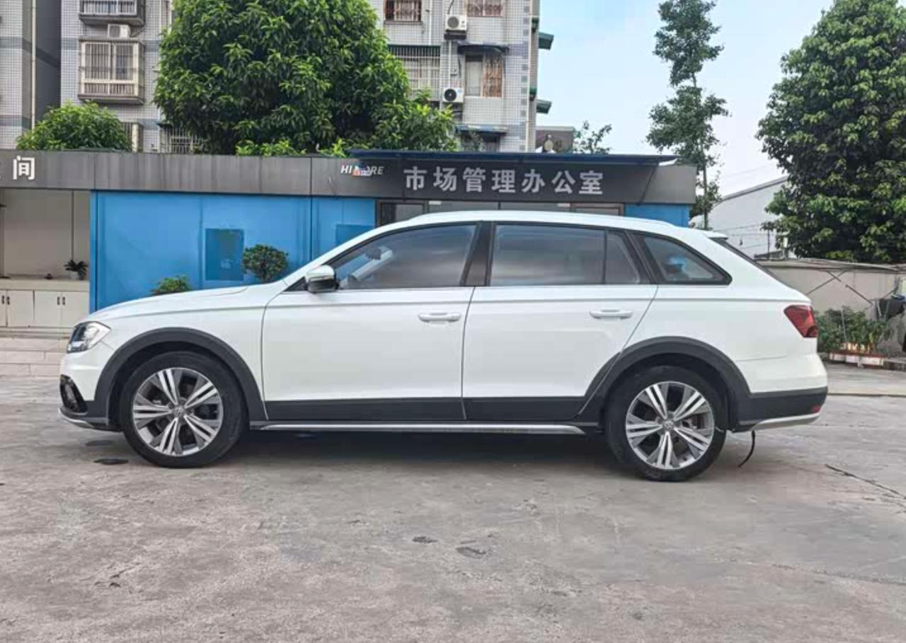 Volkswagen C-TREK 4