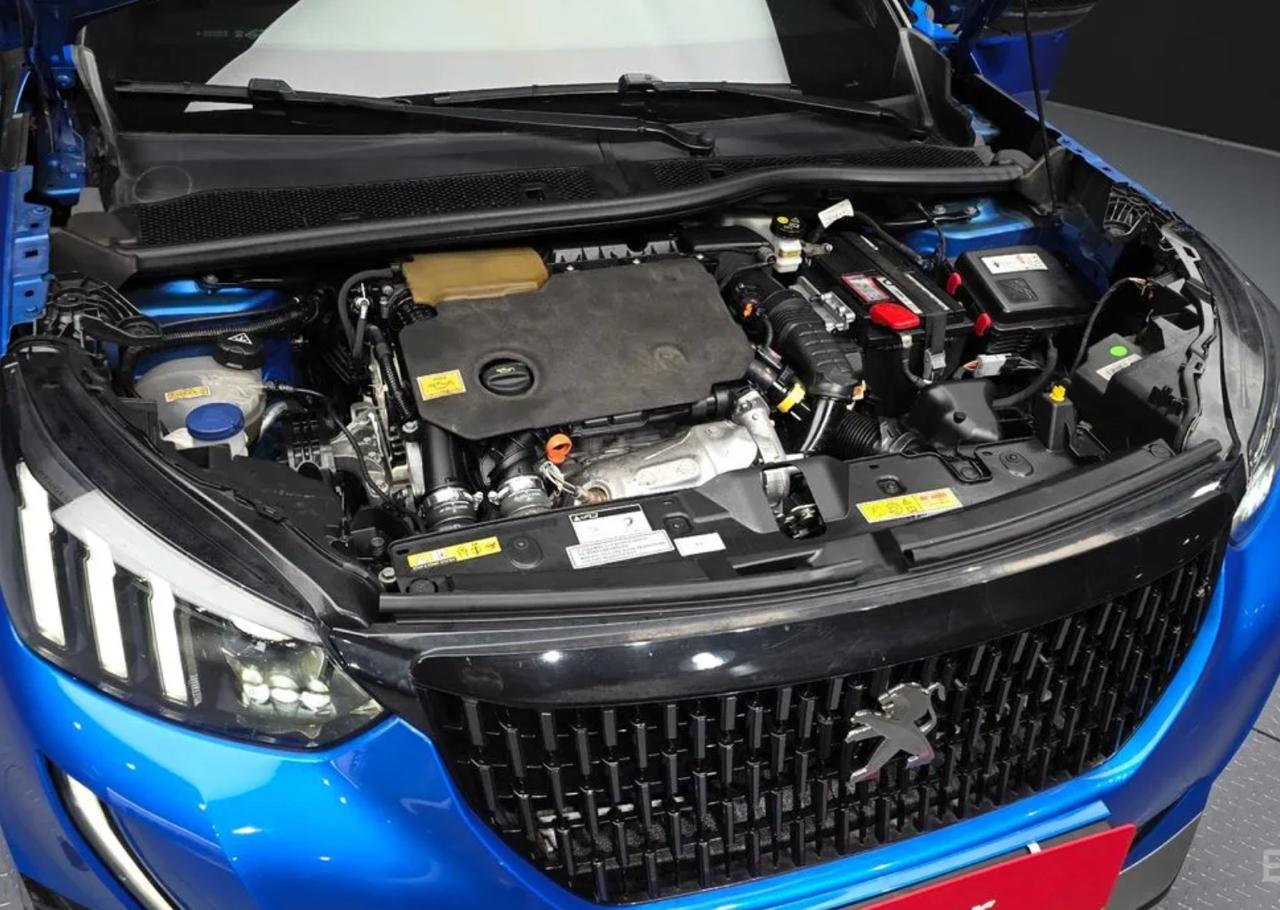 Peugeot 2008 4
