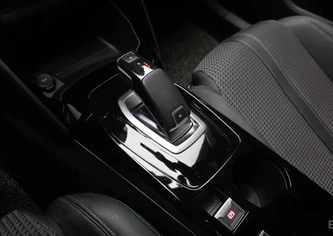 Peugeot 2008 6