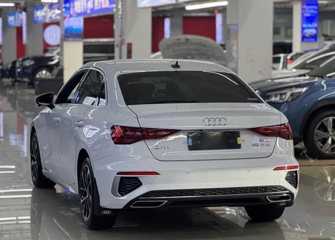 Audi A3L 4
