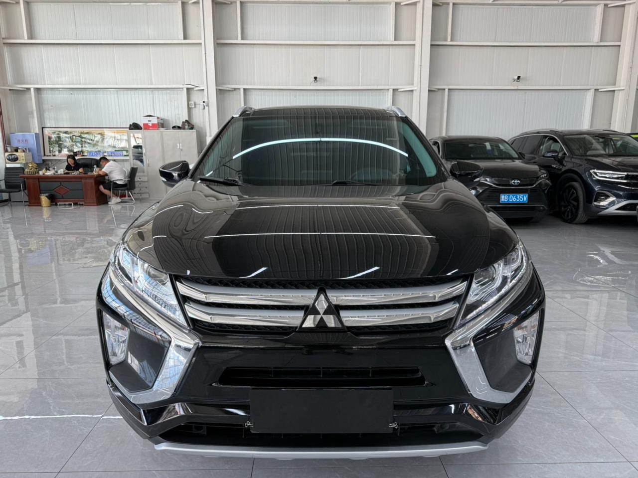 Mitsubishi Eclipse Cross CVT 2