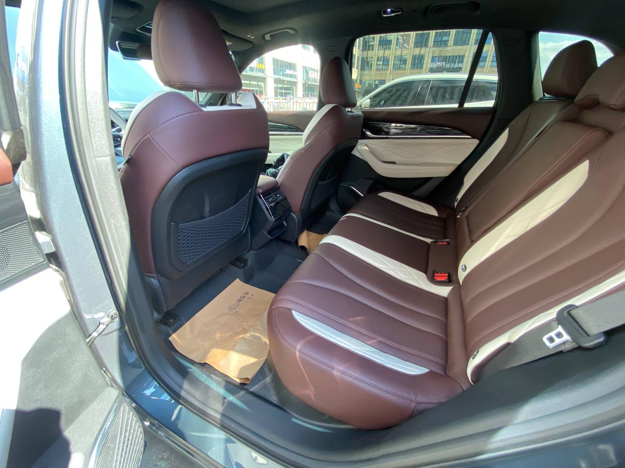 Geely Monjaro L 6