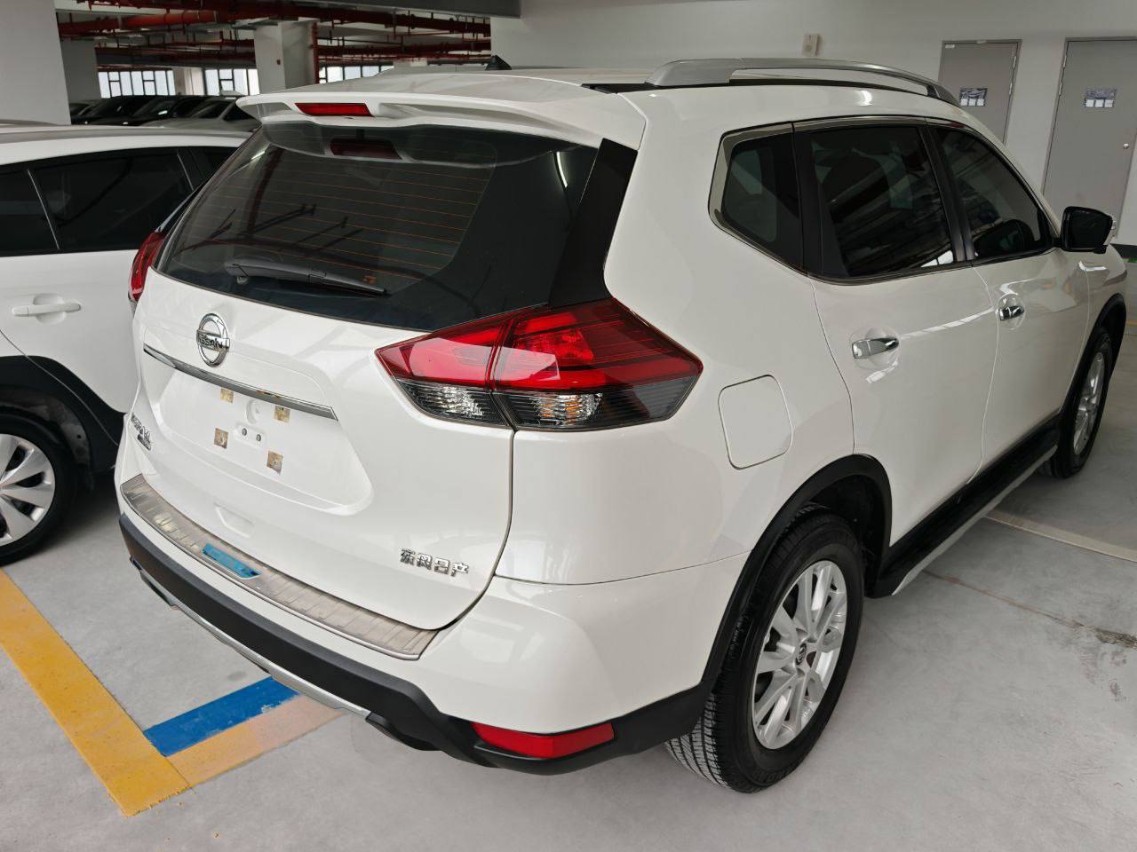 Nissan X-Trail Honor 4