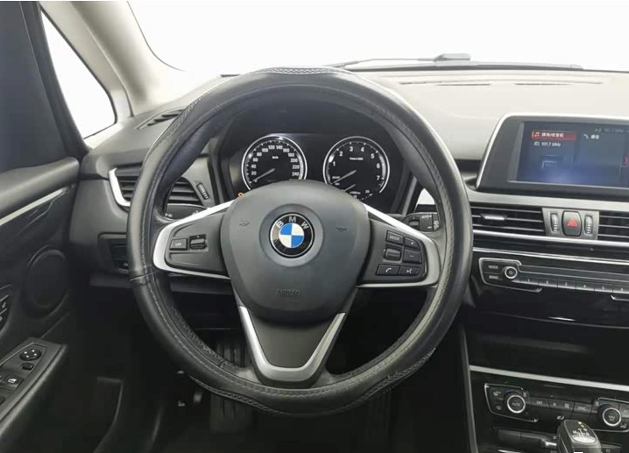 BMW 2 Series Tourer 6