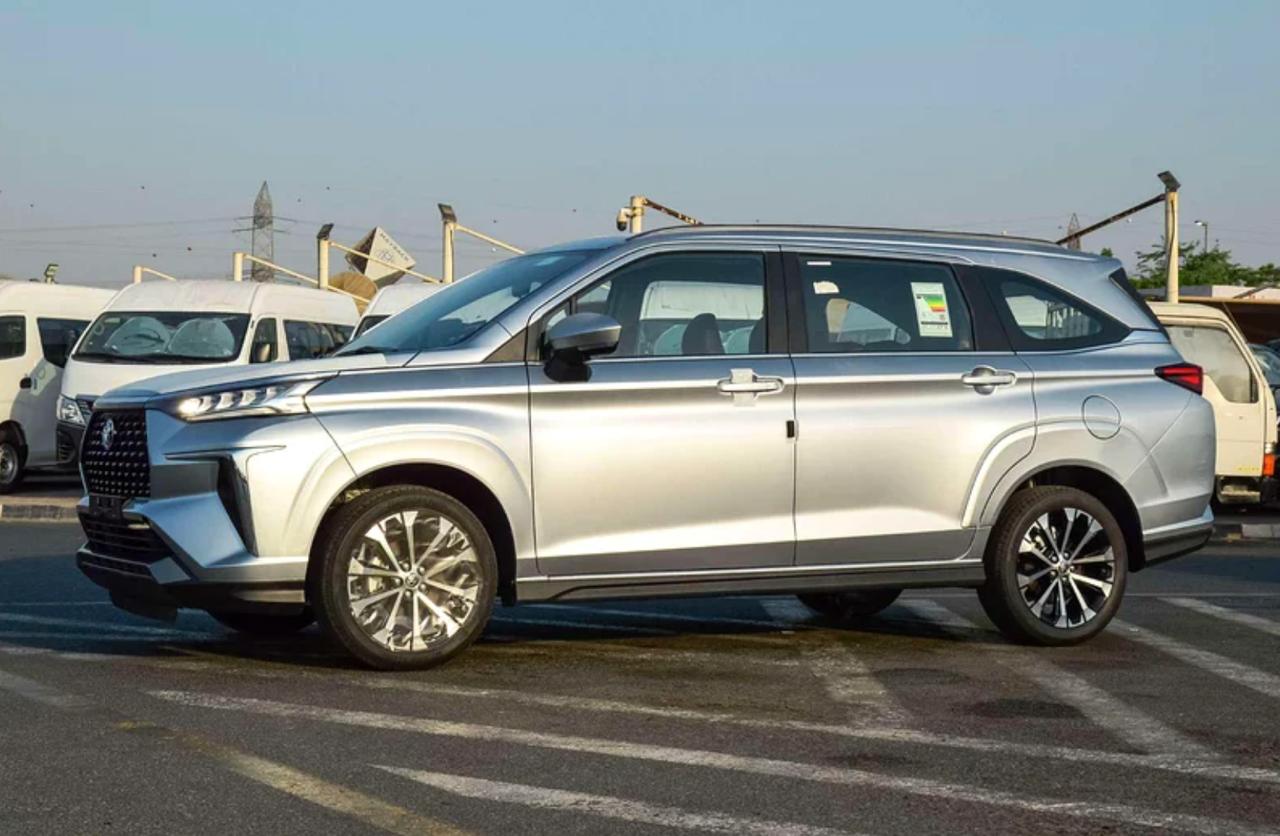 Toyota Veloz 3