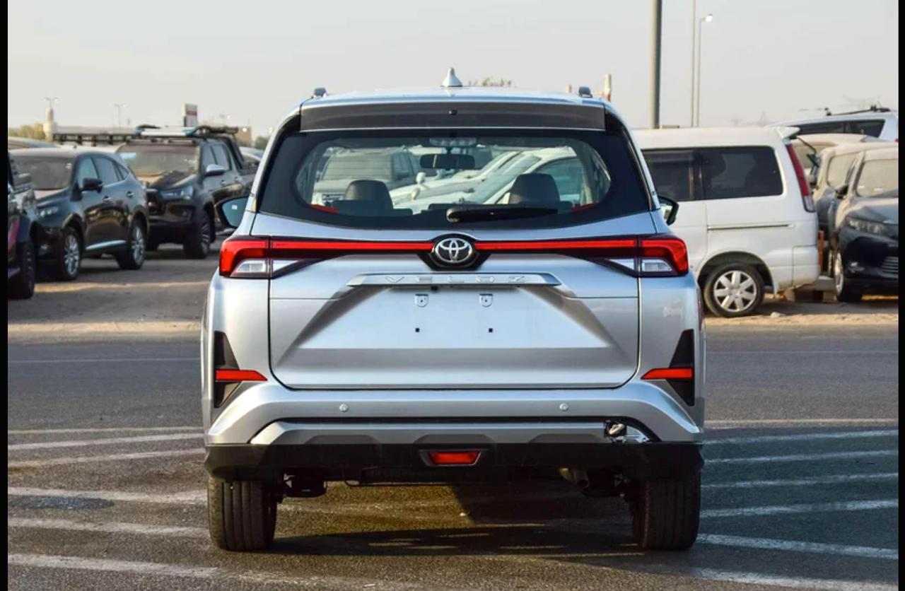 Toyota Veloz 8
