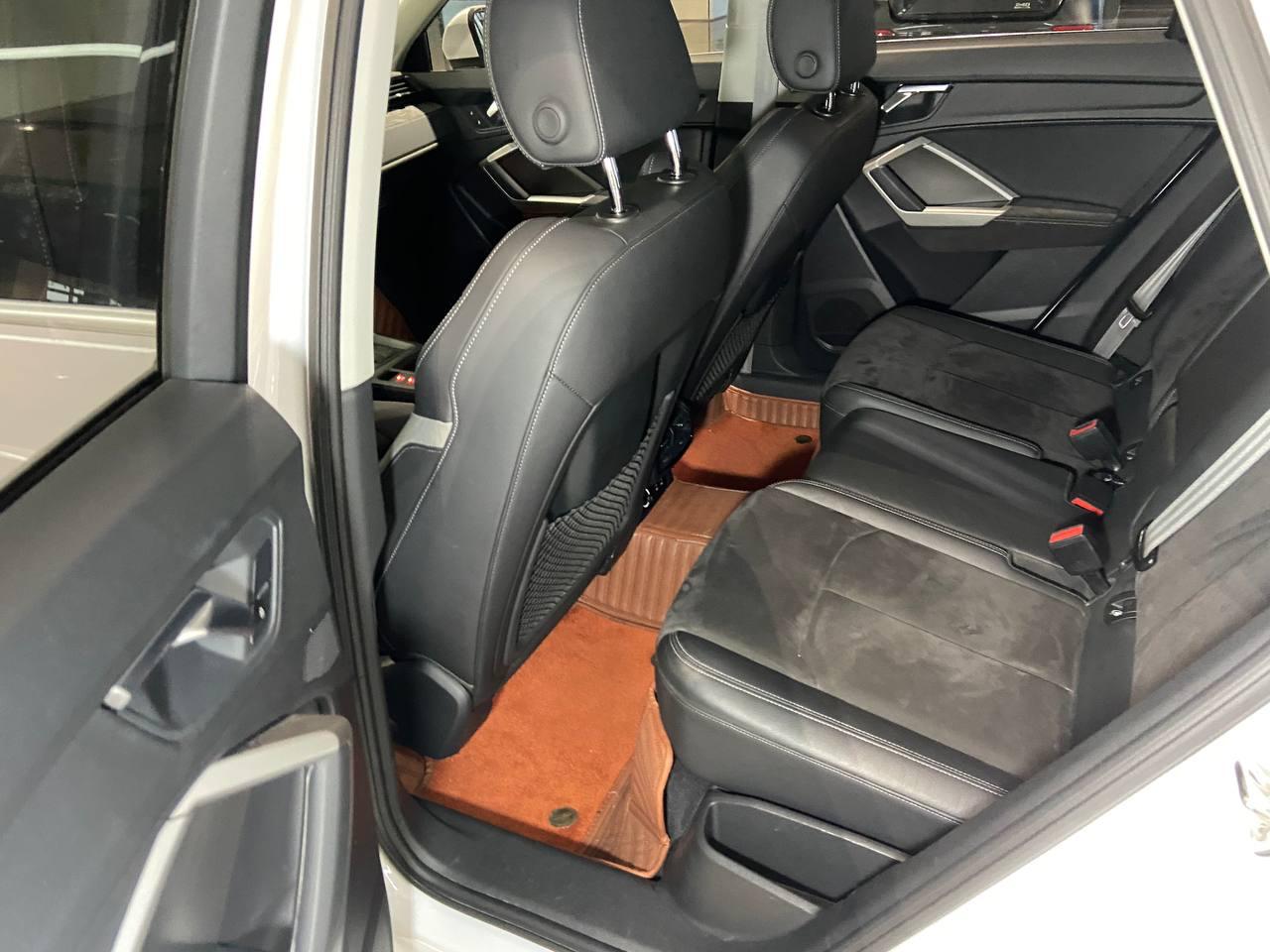Audi Q3 4