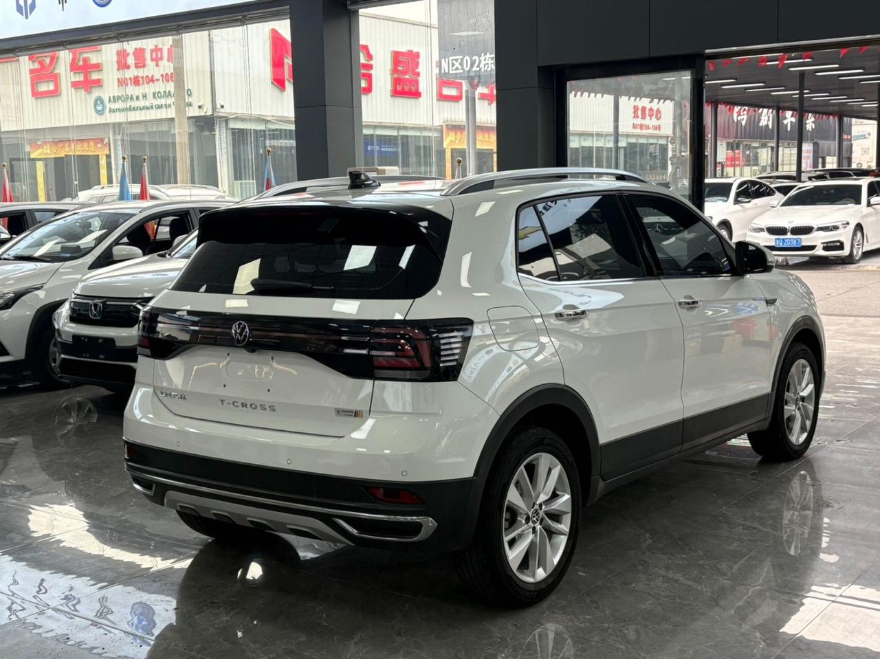 Volkswagen T-CROSS 2