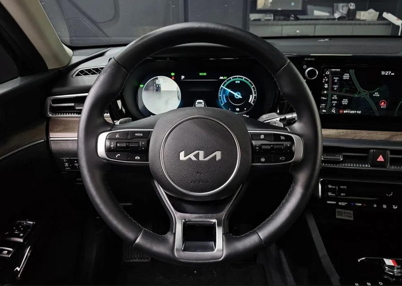 Kia K5 Hybrid 7