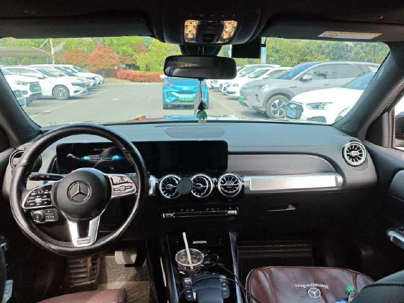 Mercedes-Benz GLB 5