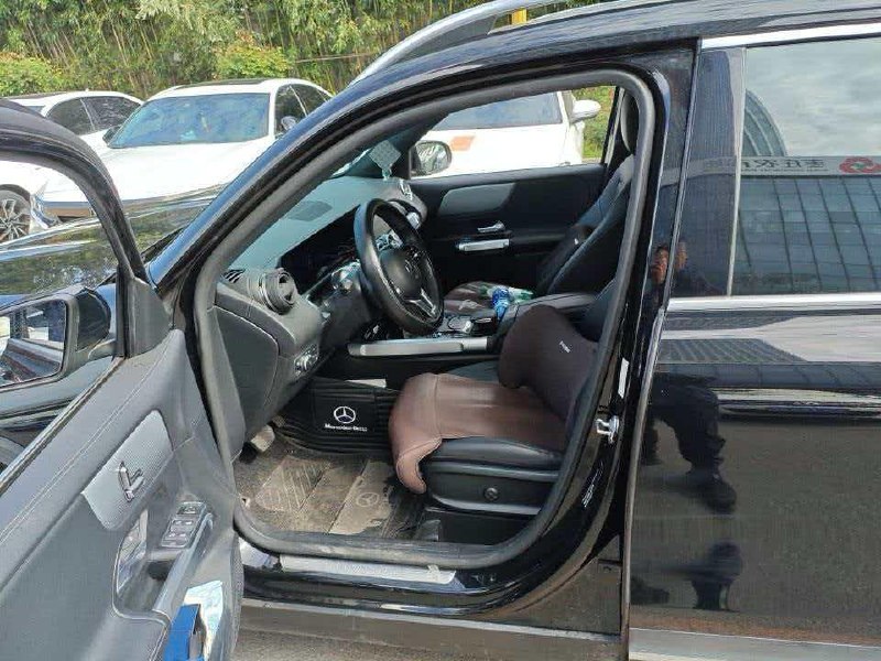 Mercedes-Benz GLB 7