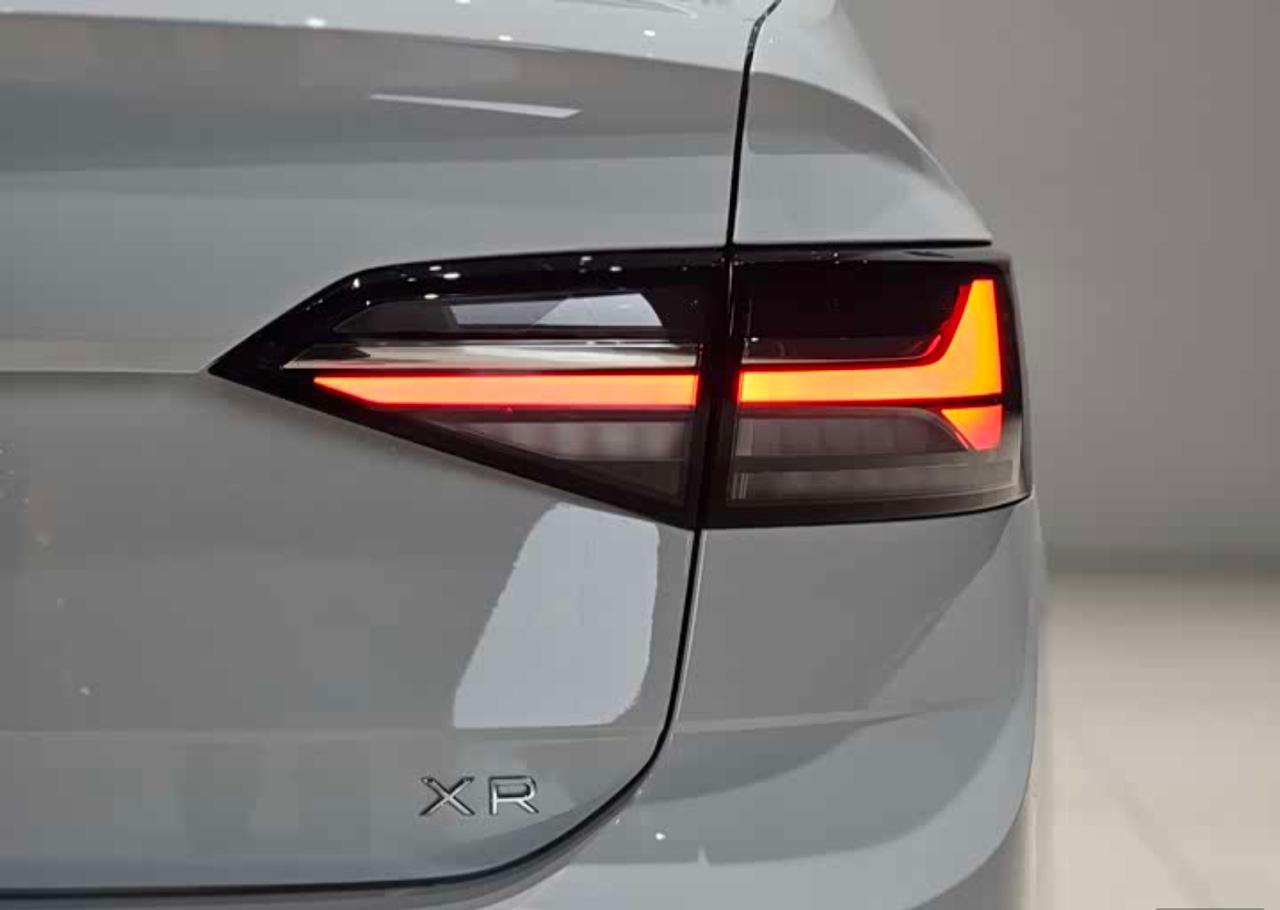 Volkswagen Lavida 8