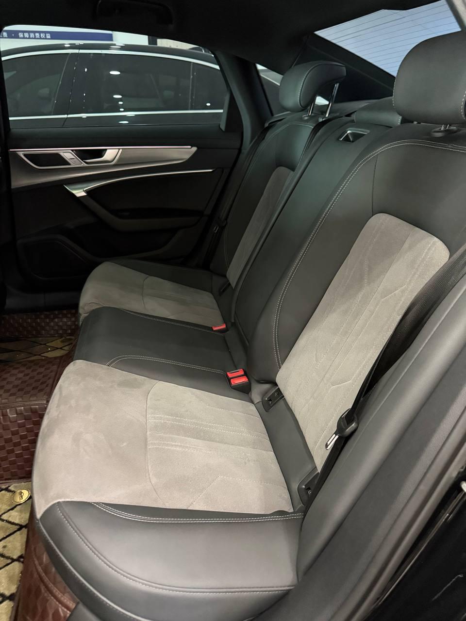 Audi A6L 8