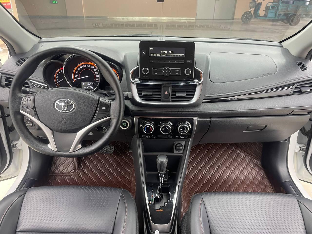 Toyota YARIS L 7