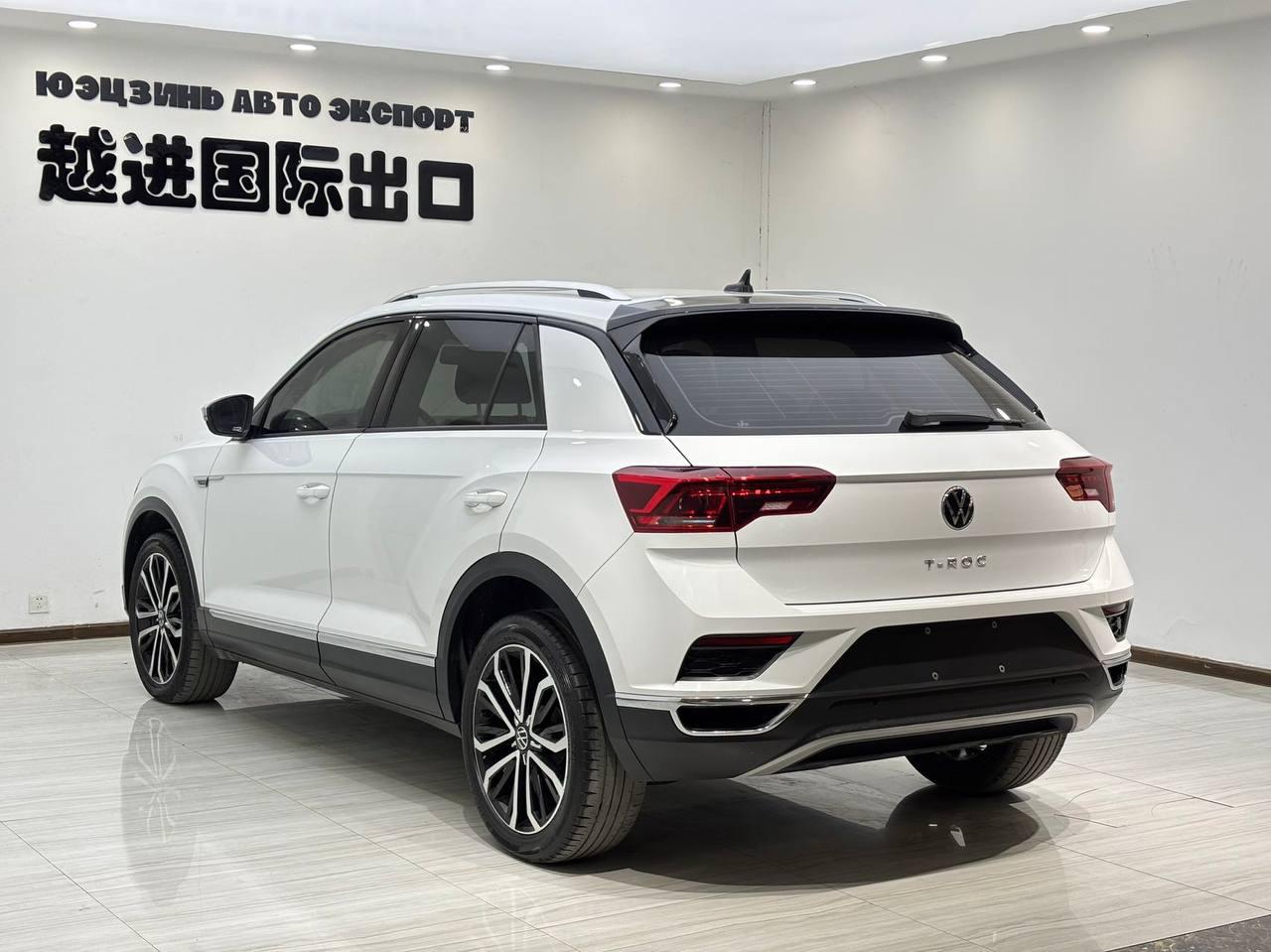 Volkswagen T-ROC 3