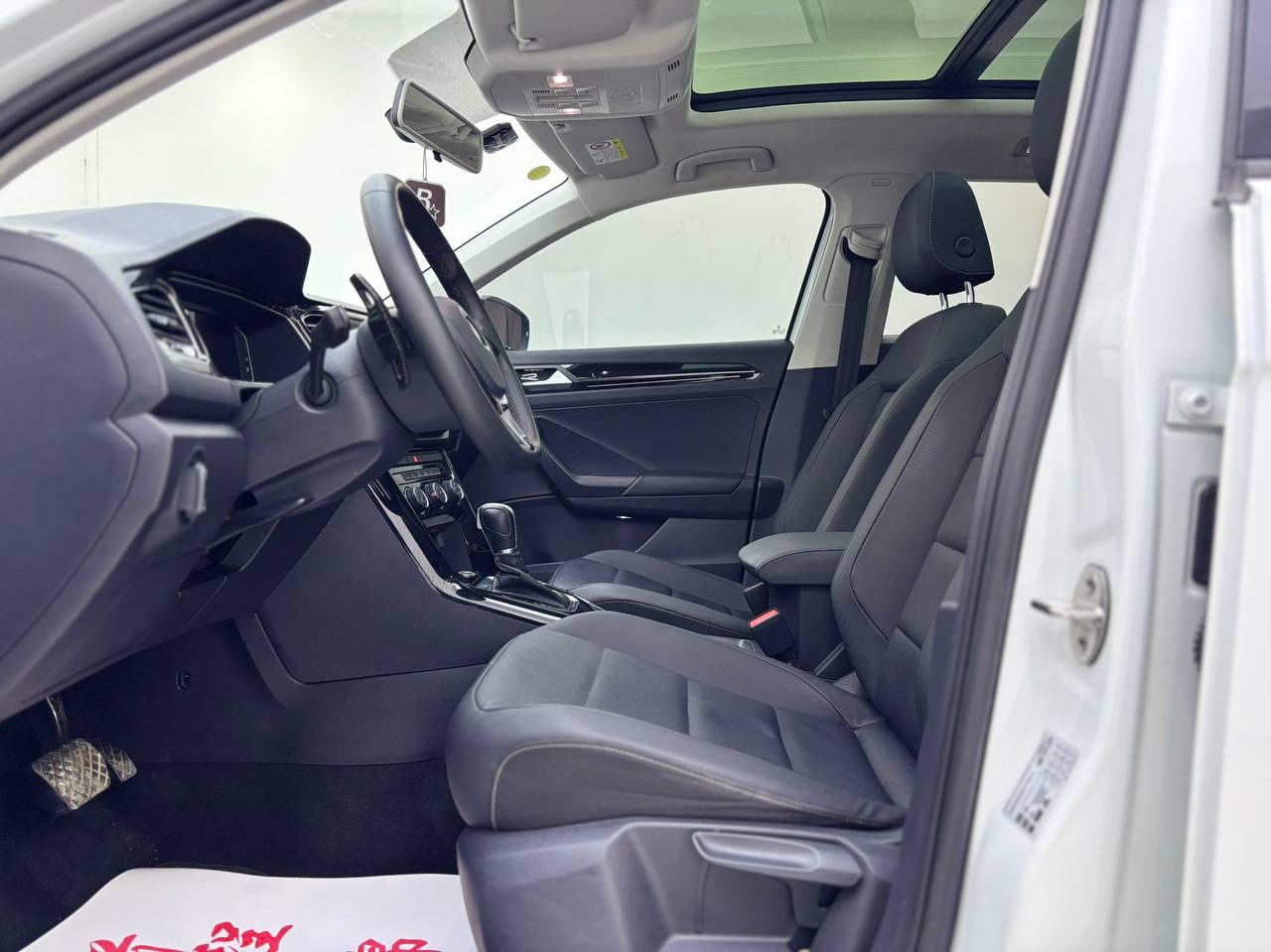 Volkswagen T-ROC 7