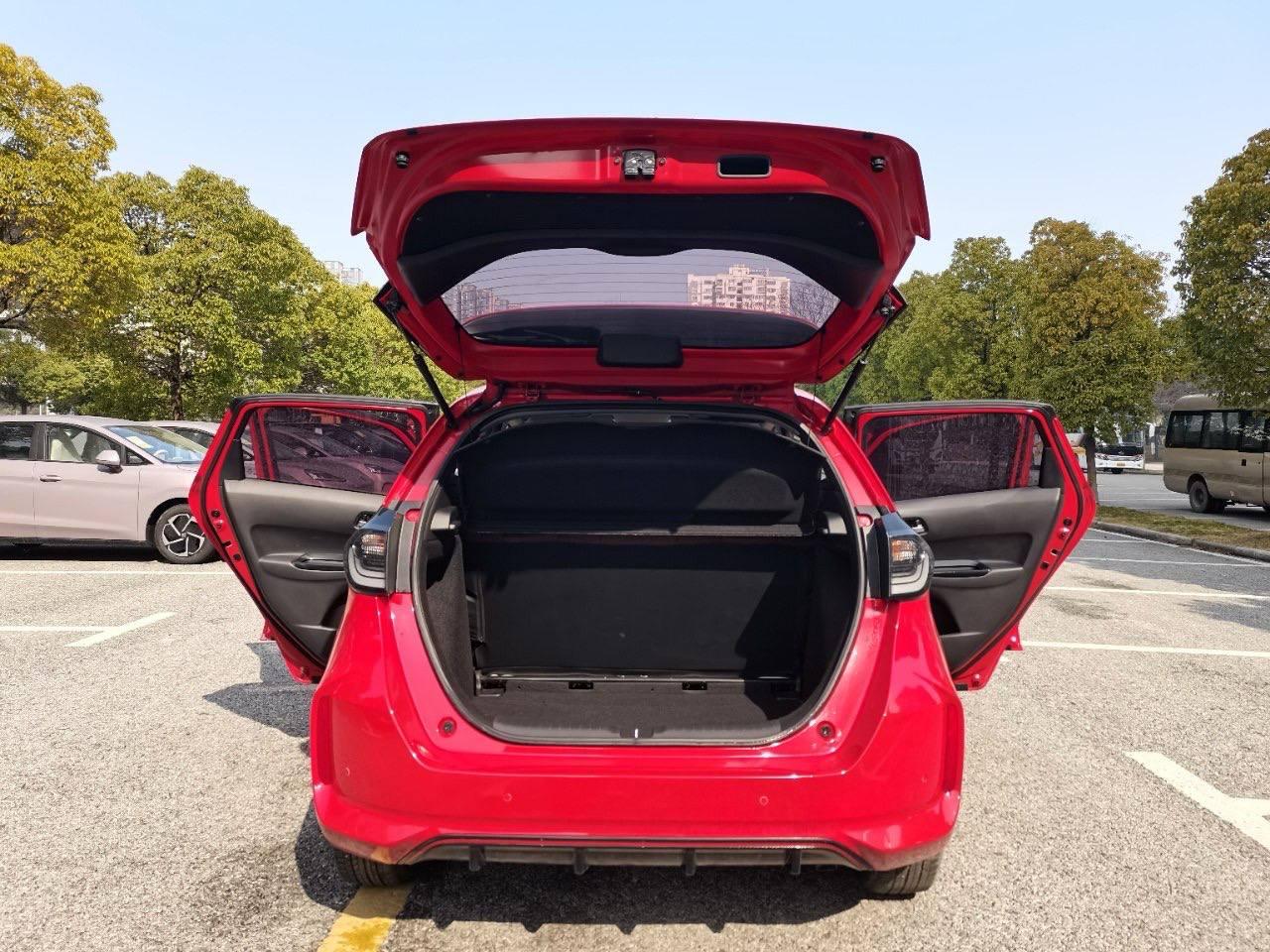 Honda Life 5