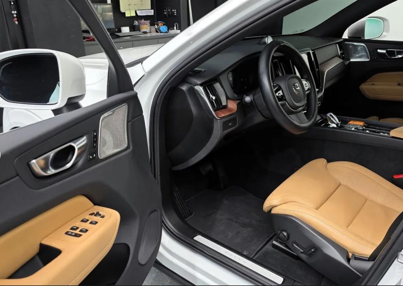 Volvo XC60 5