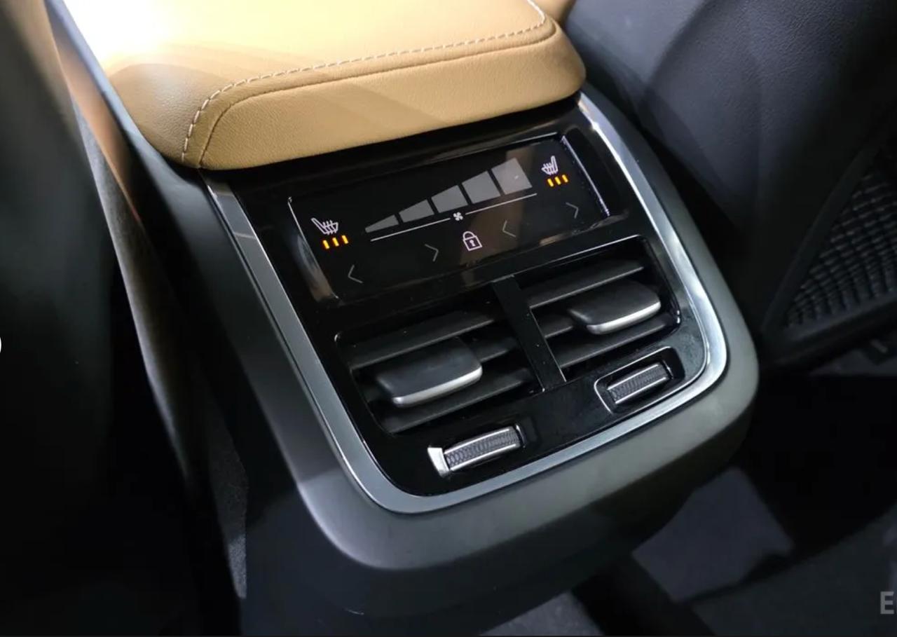 Volvo XC60 6