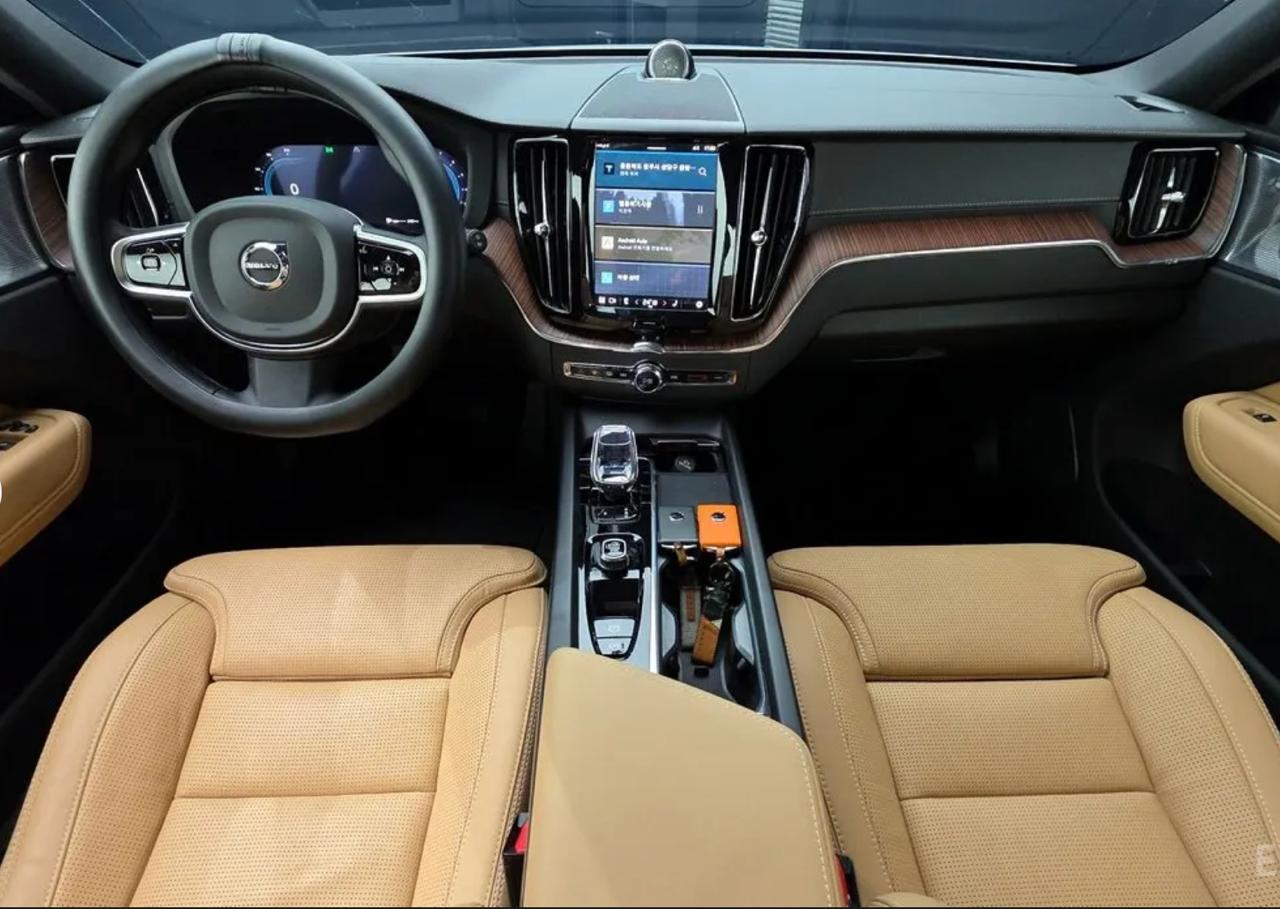 Volvo XC60 8