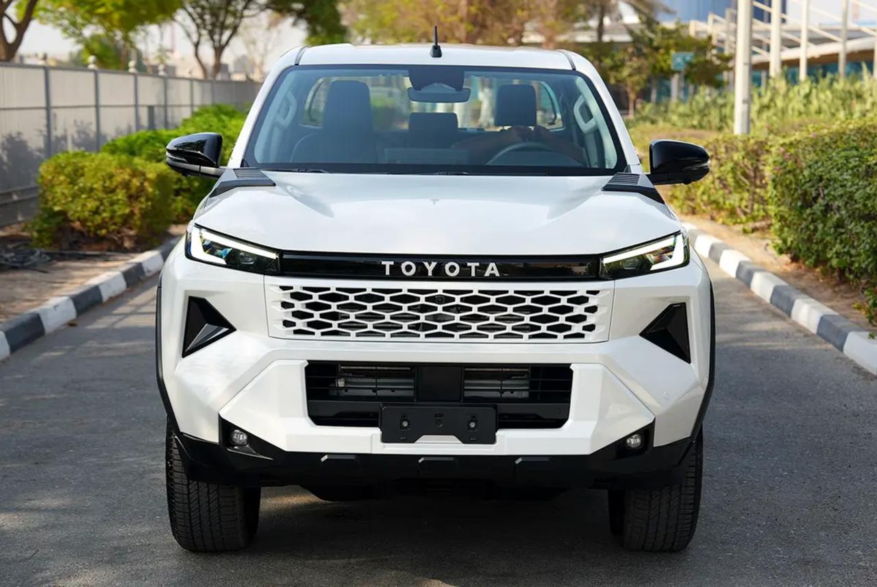 Toyota HILUX TRAVO 2
