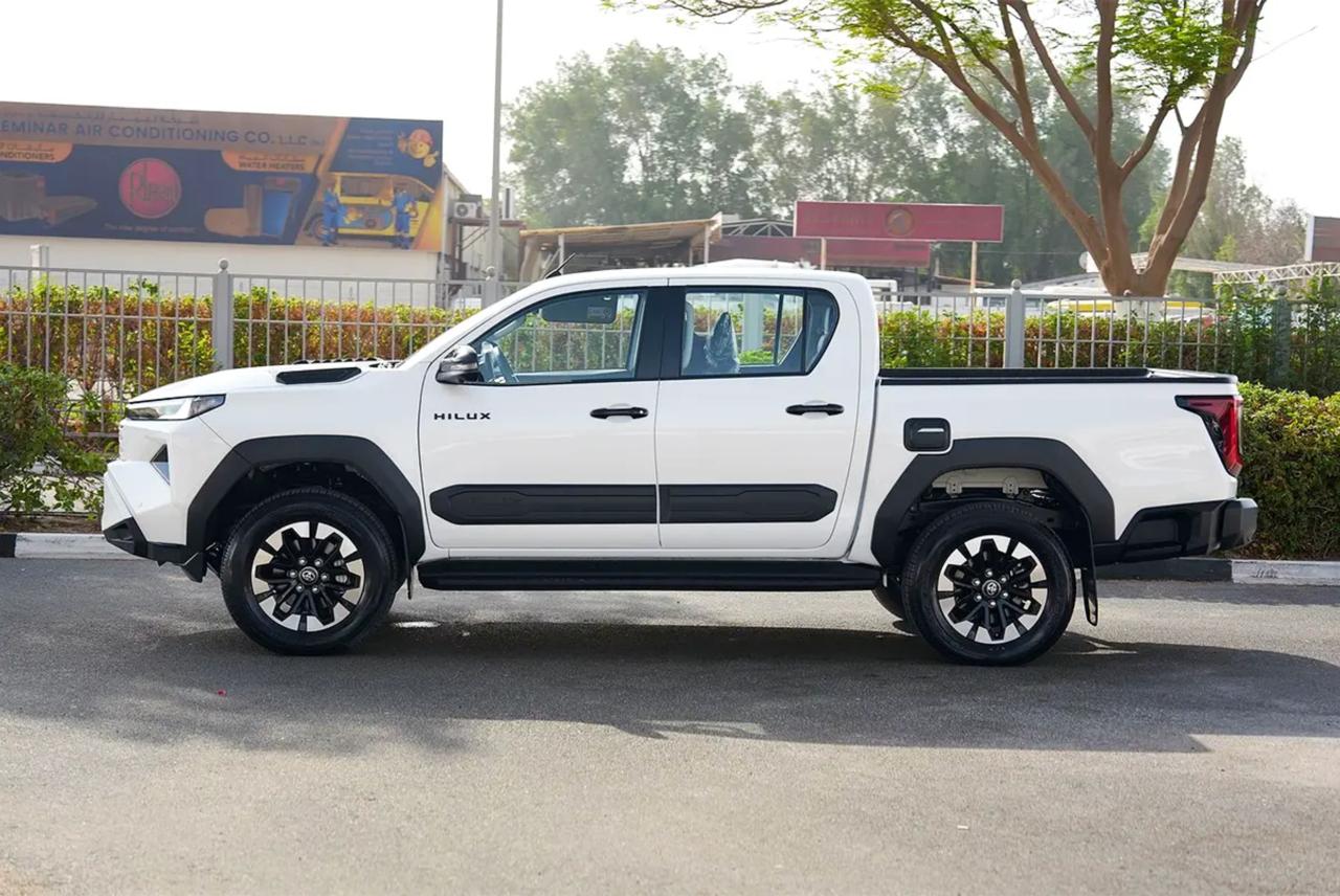 Toyota HILUX TRAVO 3