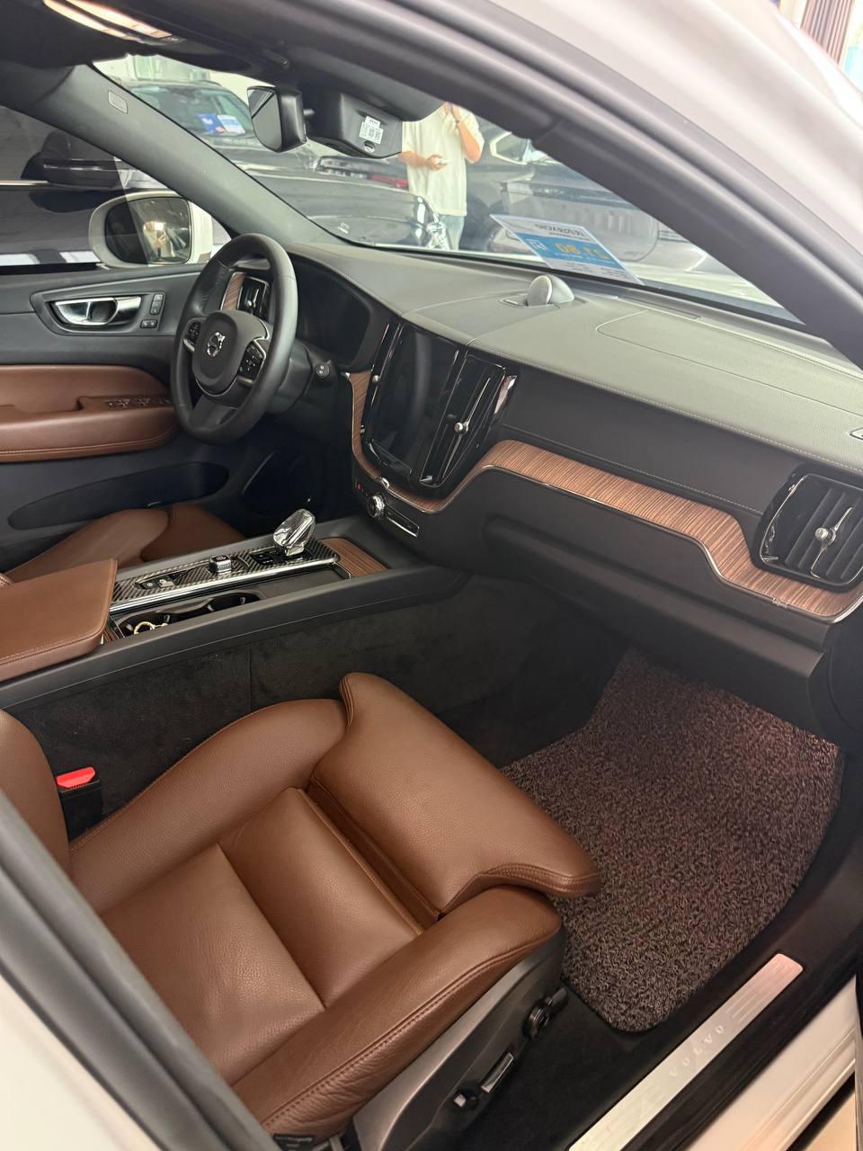 Volvo XC60 6