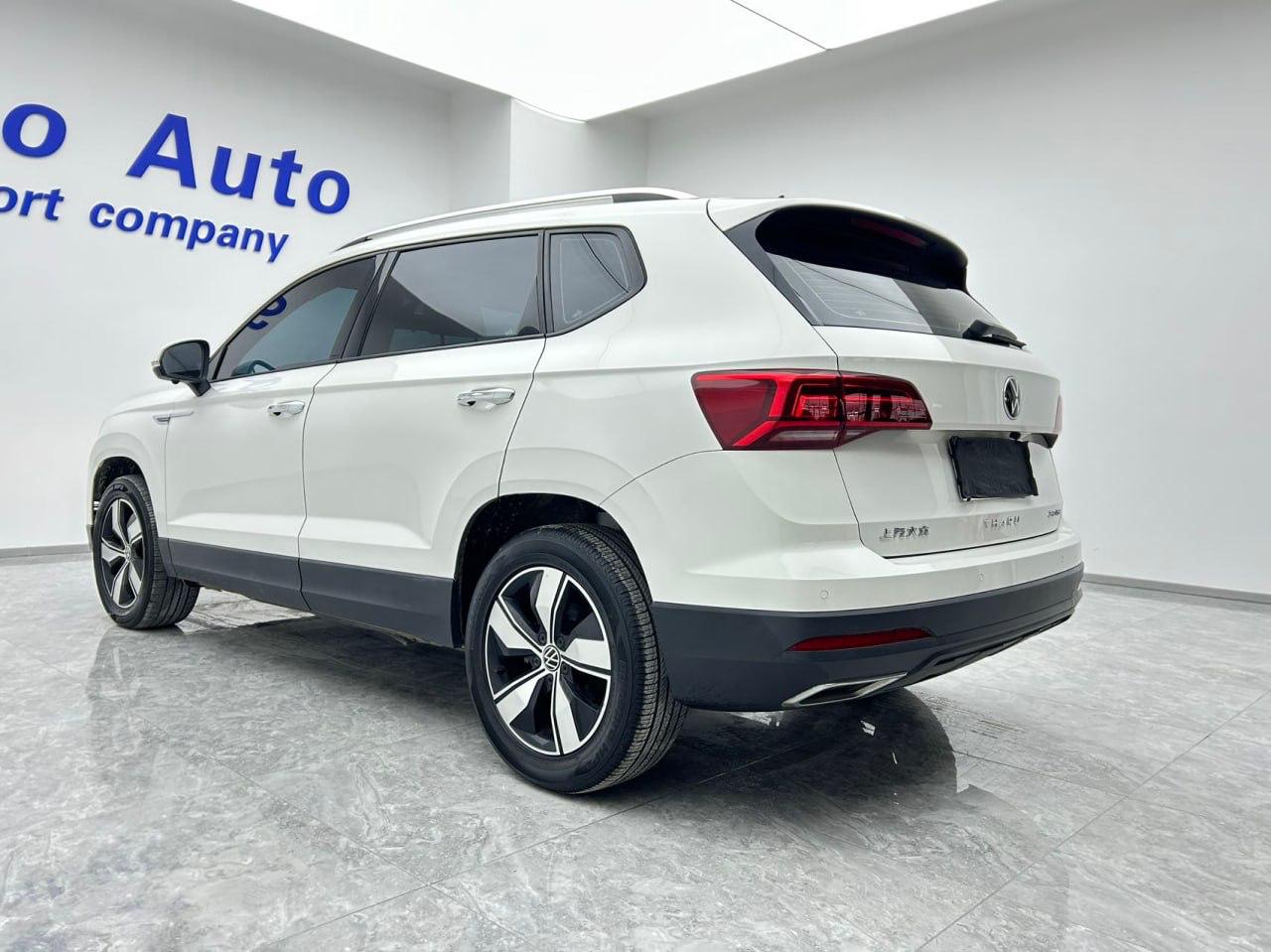 Volkswagen THARU 6