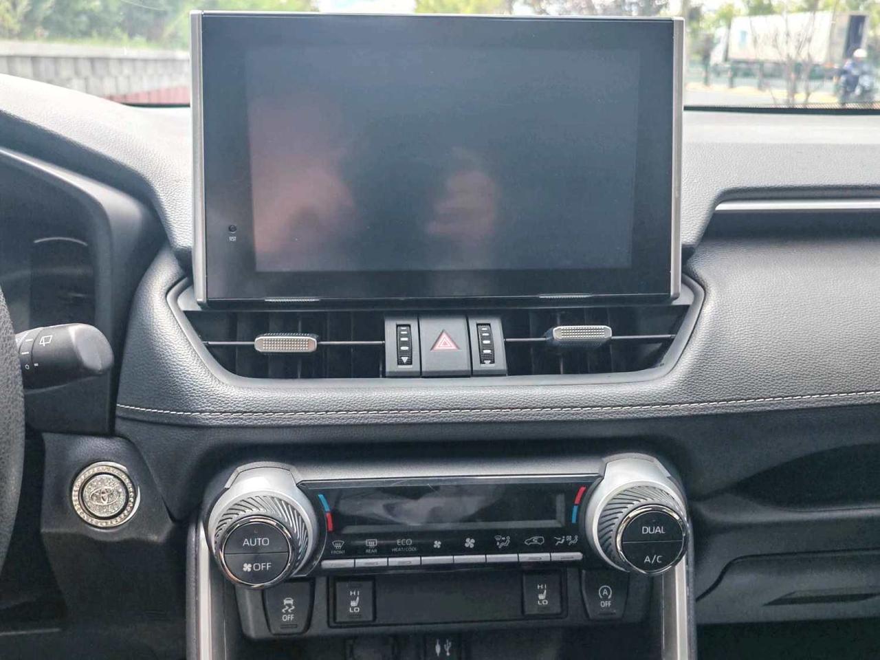 Toyota RAV4 AWD 7