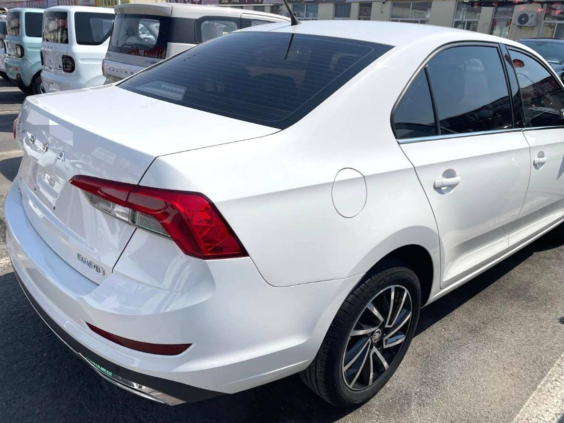 Skoda Rapid 5