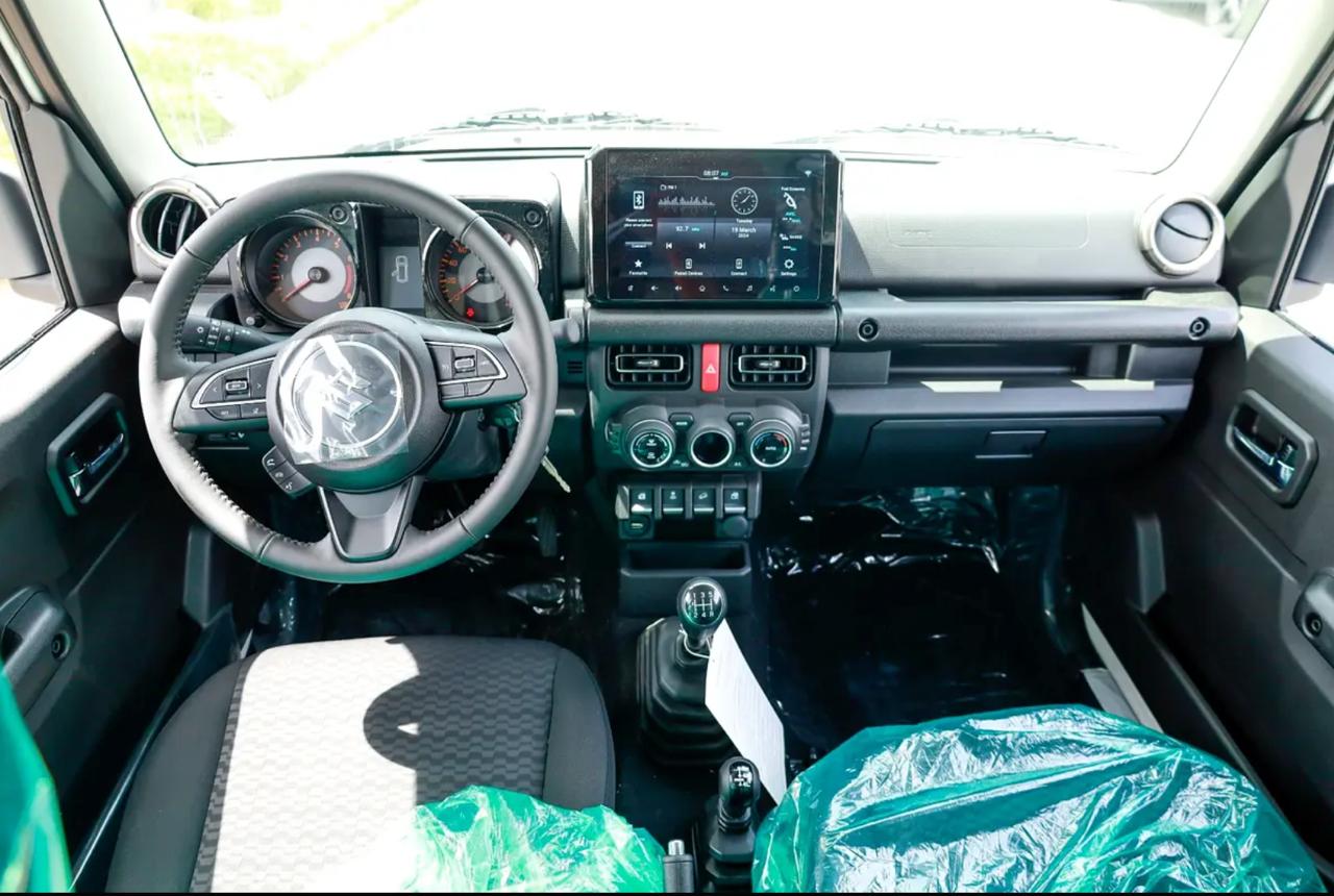Suzuki JIMNY GLX MT 6