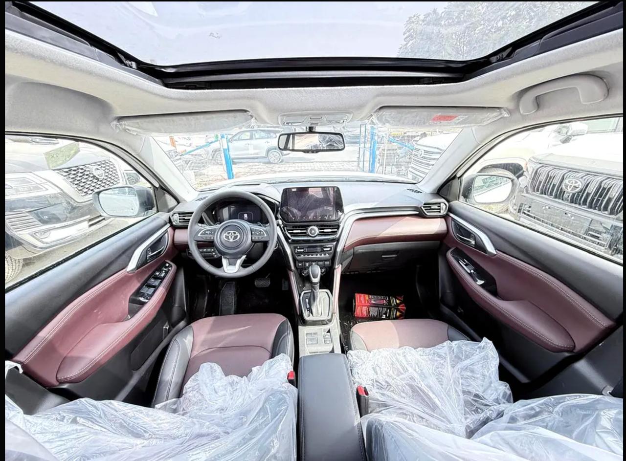 Toyota Urban Cruiser Hybrid Neo Drive 5