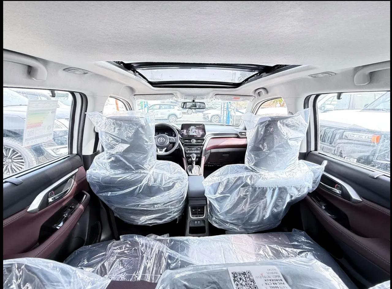 Toyota Urban Cruiser Hybrid Neo Drive 7