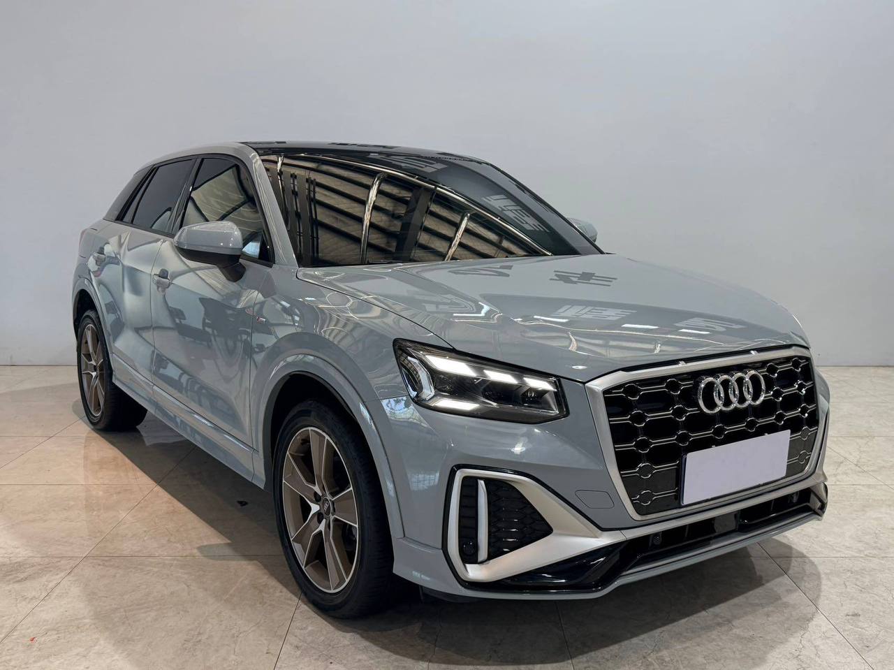 Audi Q2L 3
