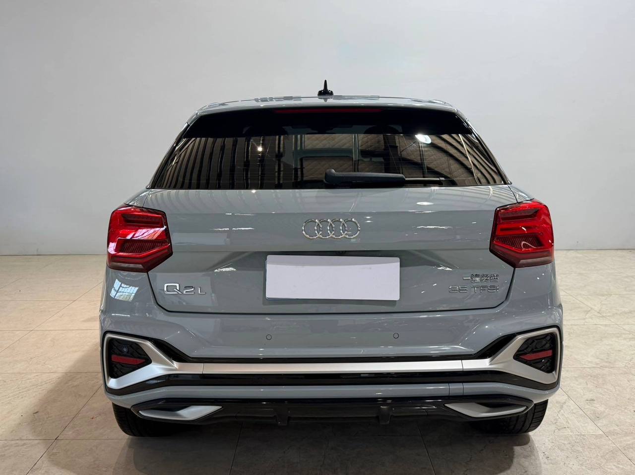 Audi Q2L 6
