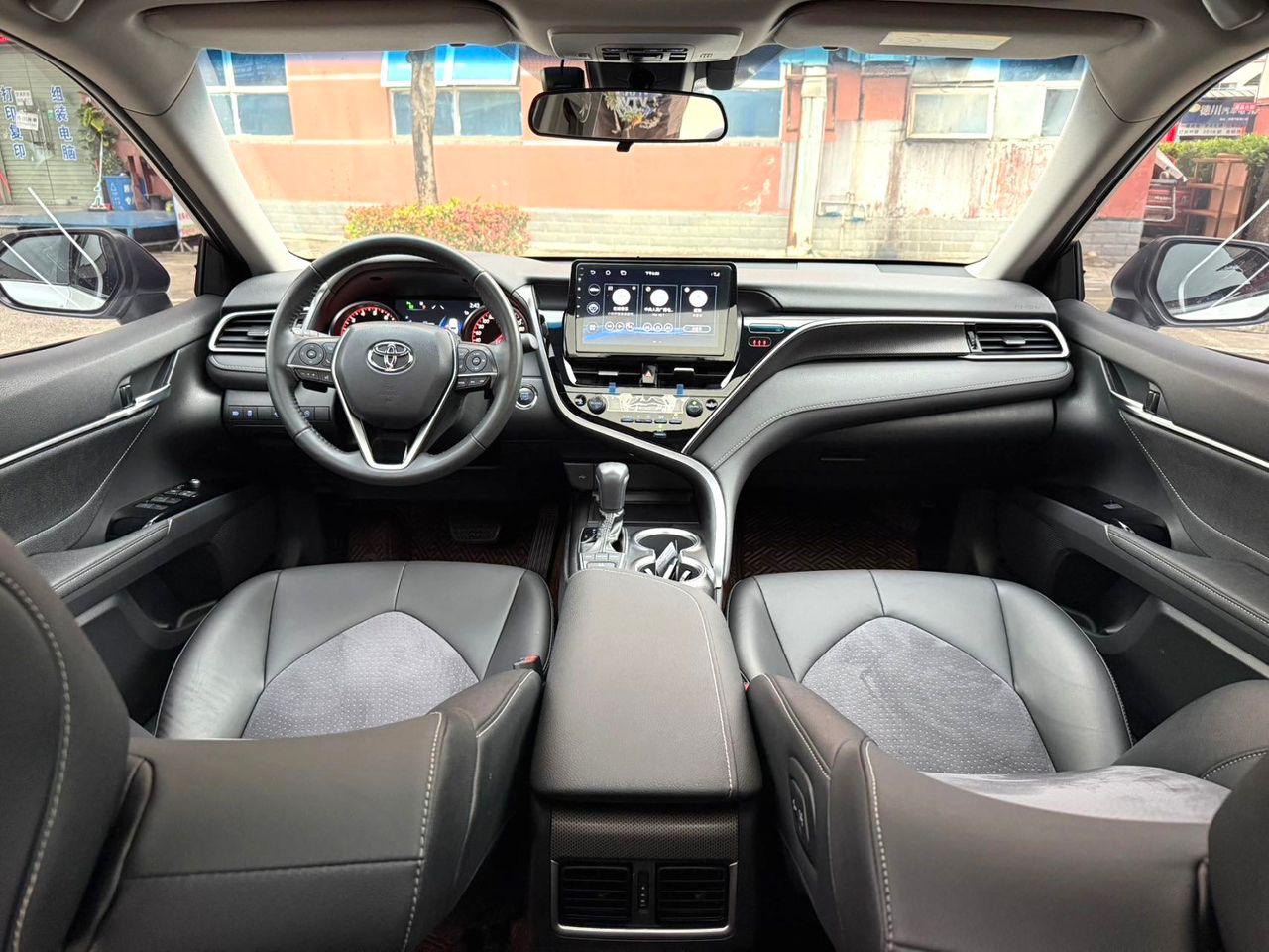 Toyota Camry 6