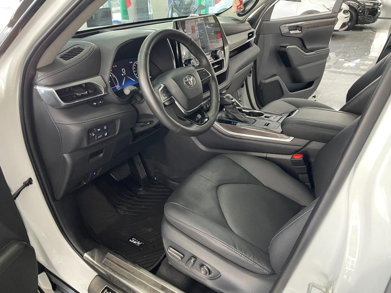 Toyota Highlander 3