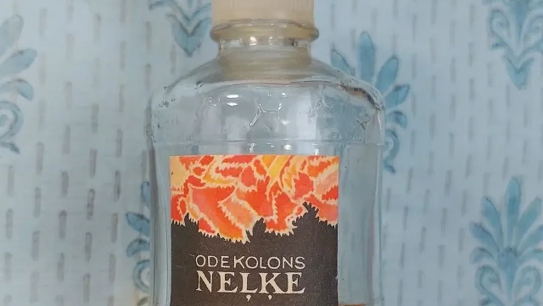 Одеколон "Гвоздика"