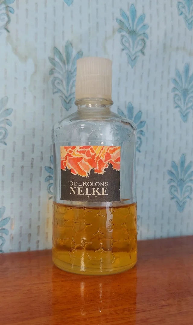 Одеколон "Гвоздика"