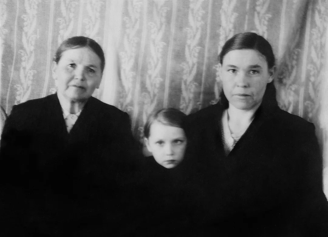 Лица эпохи: тихая история одной семьи 🏠