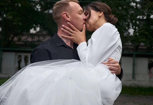 Свадебный фотограф Денис Горожанинов  - слайд 2