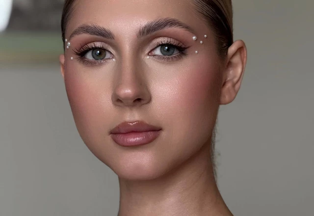 Стилист-визажист Альбина Апочанская - слайд 15