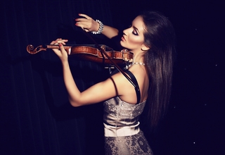 Лазерно-скрипачное шоу Элизабет Вайолин Дива / Elisabetta Violin Diva - слайд 3
